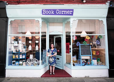 Jenna Warren, Book Corner